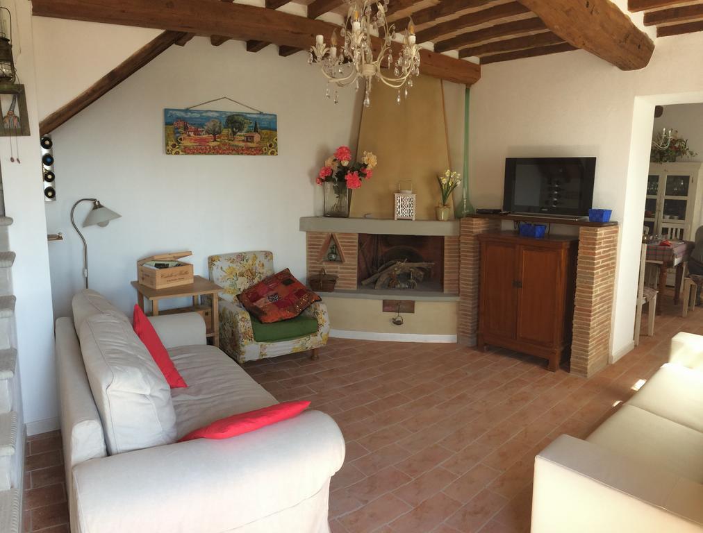 La Casina Delle Rondini Guest House Corsanico-Bargecchia ภายนอก รูปภาพ